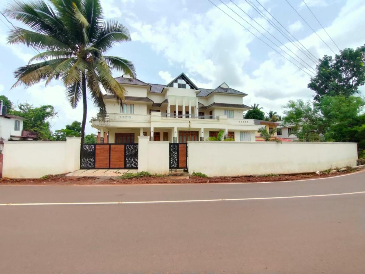 Nandhanam Holidays 坎努尔 外观 照片